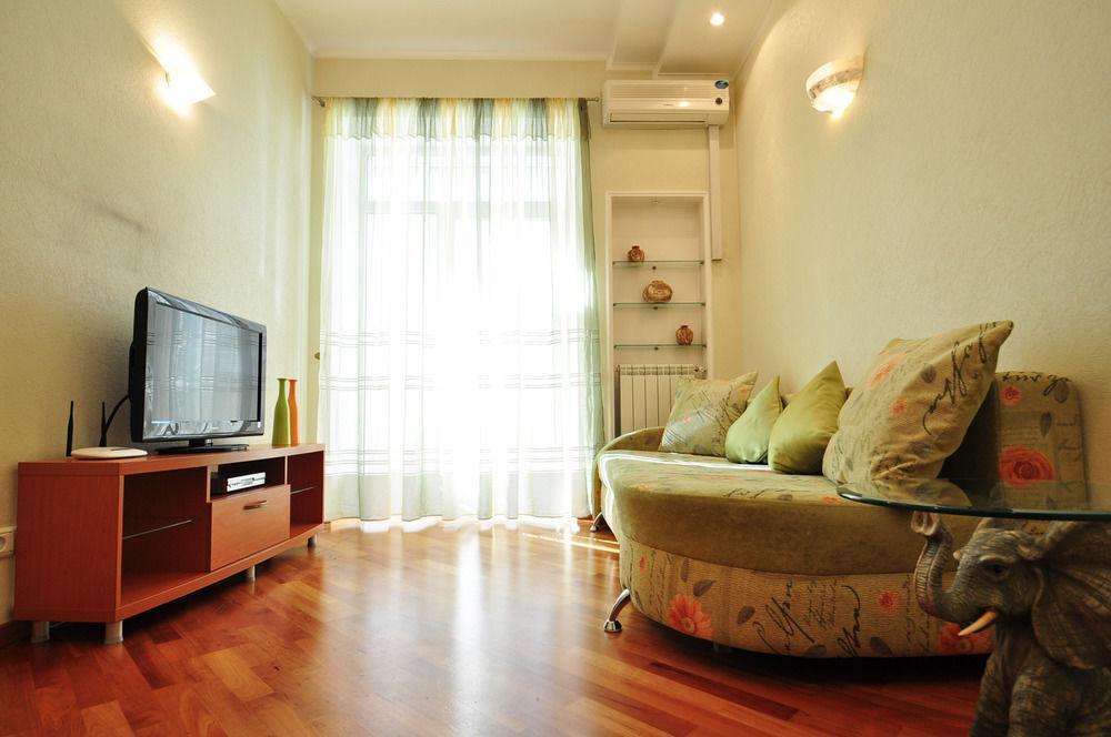 Hostel Kreschatik Kiev Ngoại thất bức ảnh