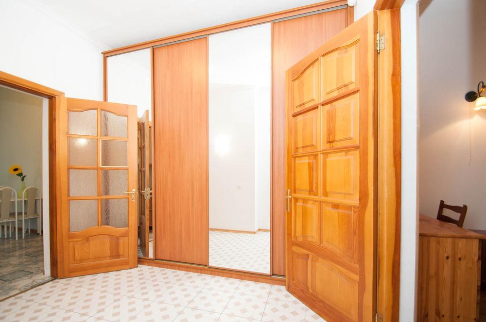 Hostel Kreschatik Kiev Ngoại thất bức ảnh