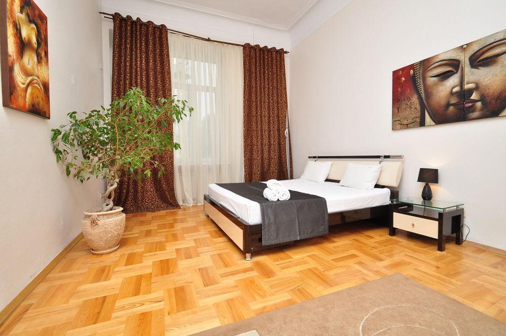 Hostel Kreschatik Kiev Ngoại thất bức ảnh